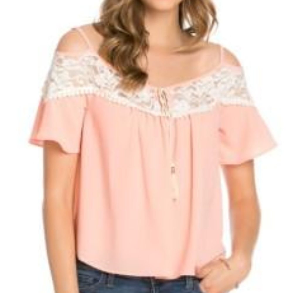 Love J peach top with lace neckline